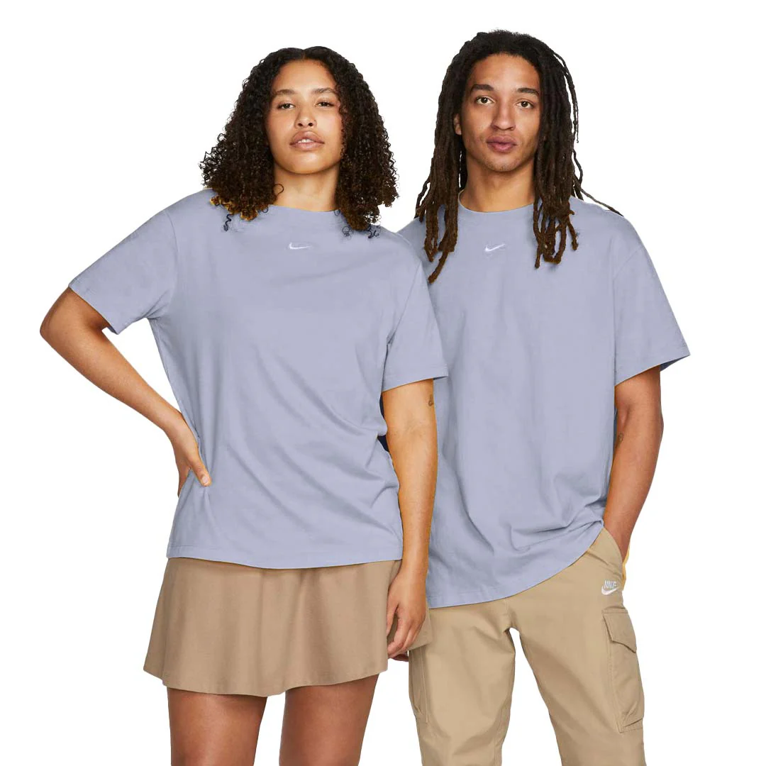 Nike - Women's NSW Essential Boyfriend T-Shirt (DN5697 519) - Image 2