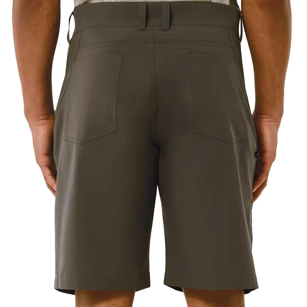 Oakley - Men's Base Line Hybrid 21 Shorts (FOA404456 86L) - Image 3