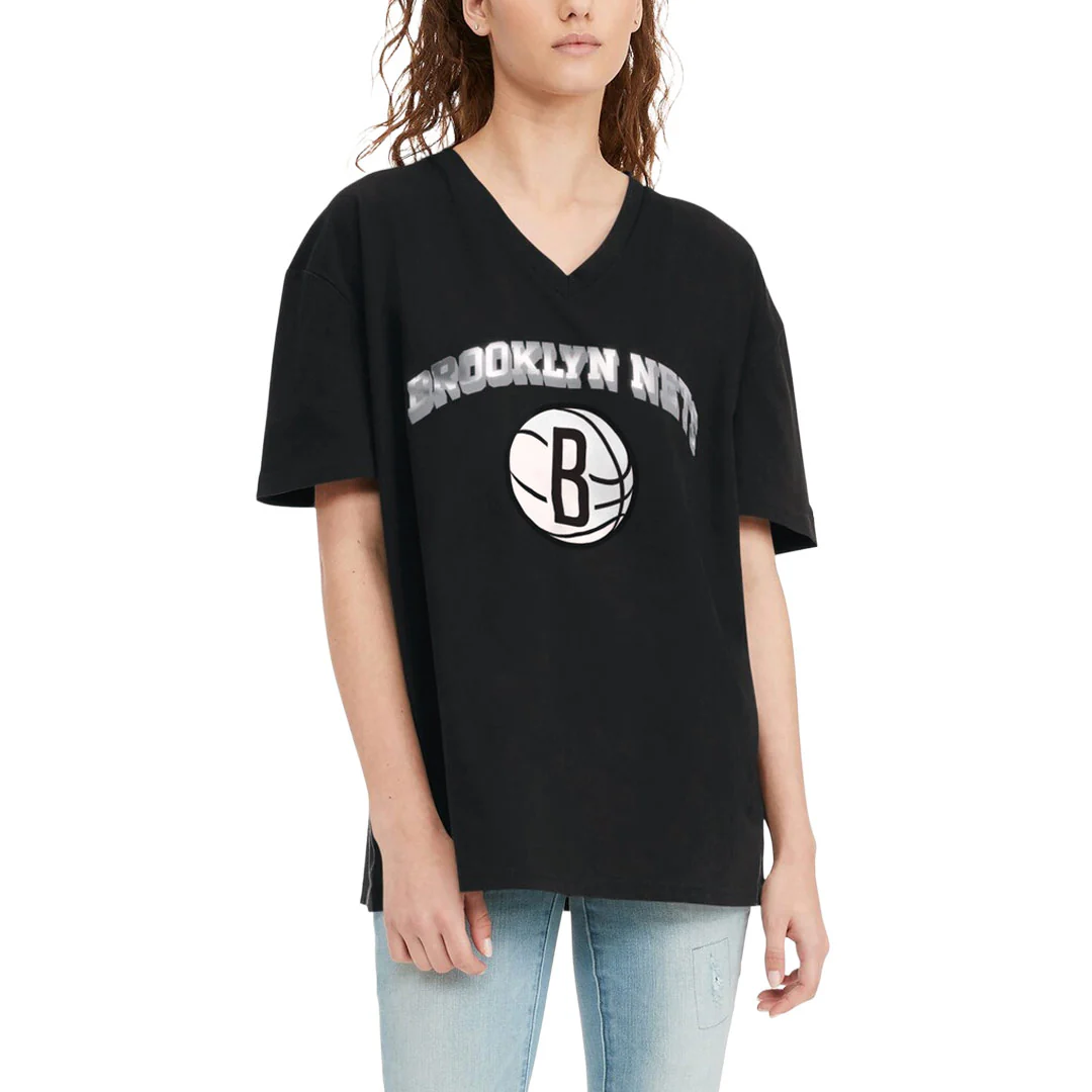 Tommy Jeans - Women's Brooklyn Nets Oversize V-Neck T-Shirt (6G23B377 BROOKLYN) - Image 2